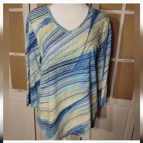 CHICO'S Weekends Top - Picture 3 of 10